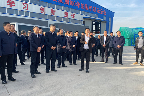 赤峰市黨政考察團蒞臨遼寧一諾環境產業集團黄瓜短视频進行參觀考察